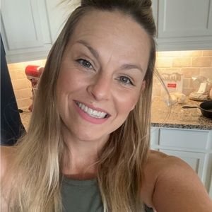 Meet your Posher, Christy